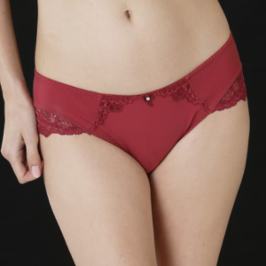 補正アウトレットセール/ヒップハングショーツワインモデル着用画像/補正ショーツsale/BLOOMLuXE.STYLE/日本製の補正下着/メイドインジャパン/japanmade/矯正下着